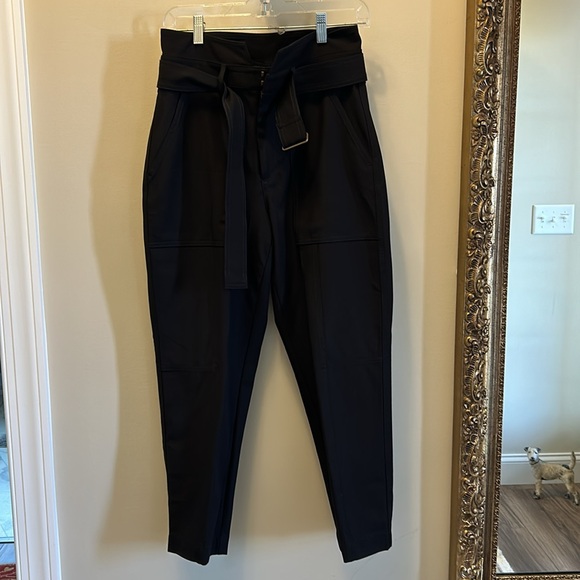 Like new Banana Republic Cargo pants - Picture 4 of 10